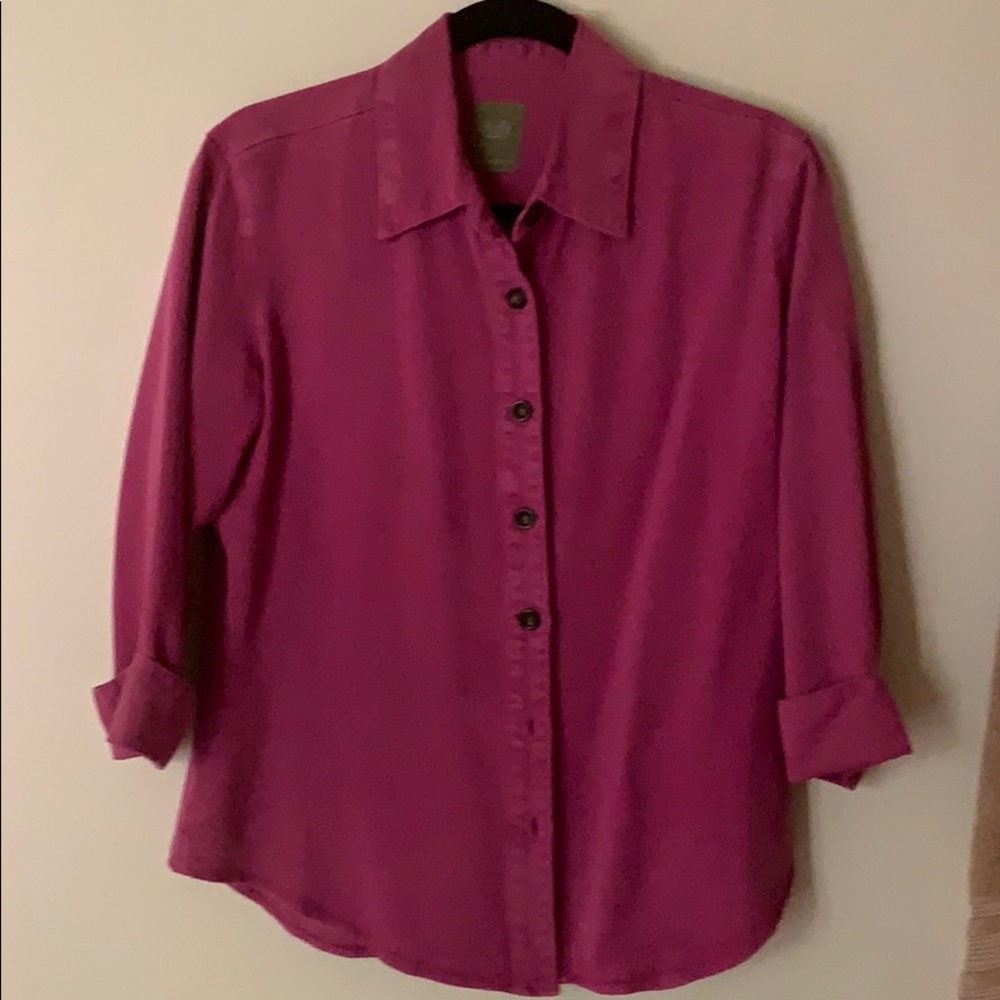 Raspberry lydcell blouse.
